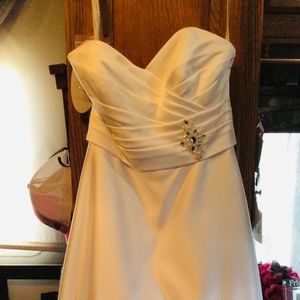 Alfred Angelo Wedding Dress US 6 Modern Fit